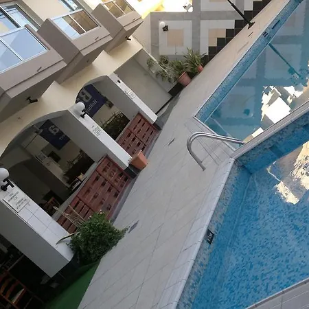 Leonardo Apartment *